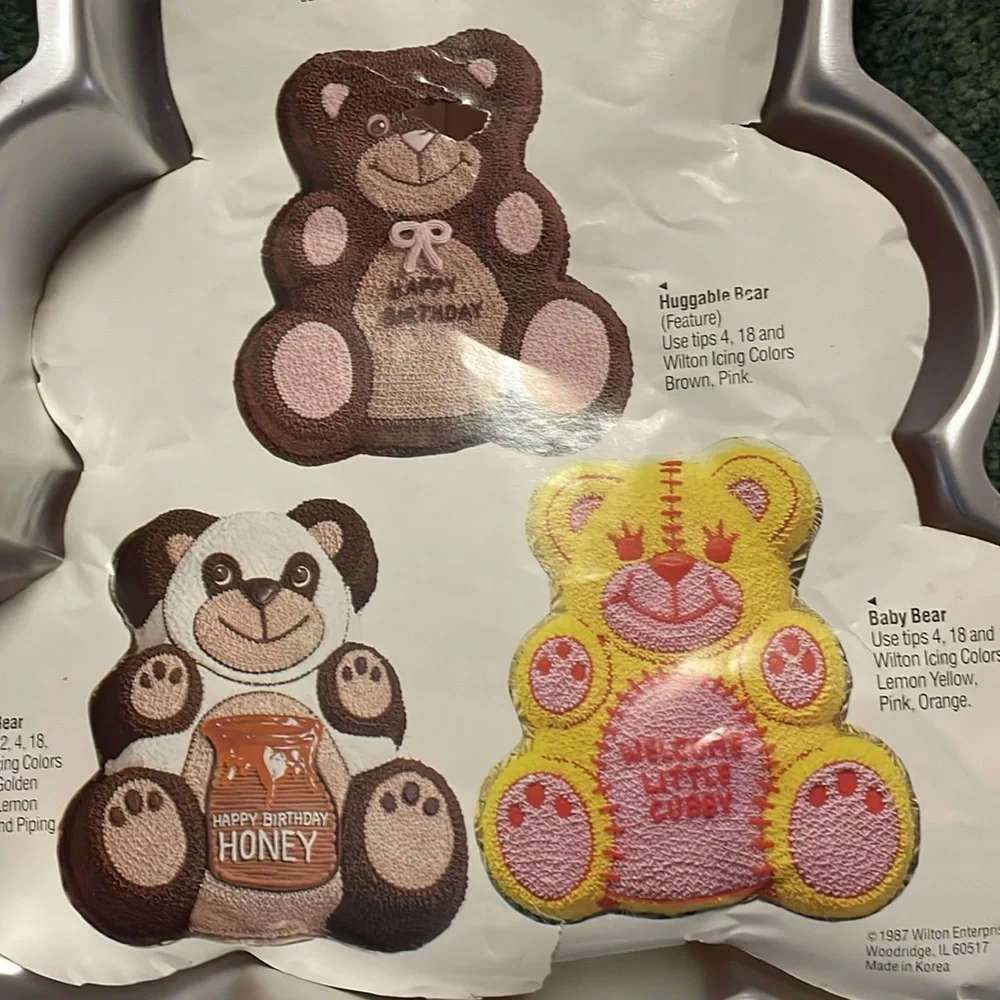 Wilton baking cake pans two animals bear and lamb NWT